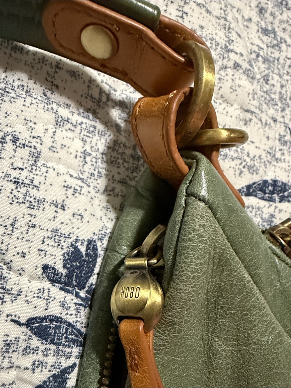 HOBO Olive Green Leather Shoulder Bag with Tan Accent - Picture 3 of 9